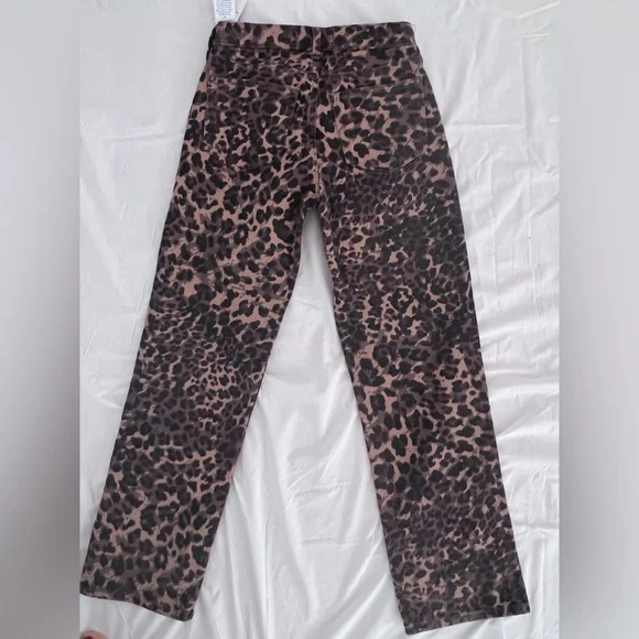 NWT Abercrombie & Fitch  low rise baggy  jeans in leopard print. - Picture 3 of 6
